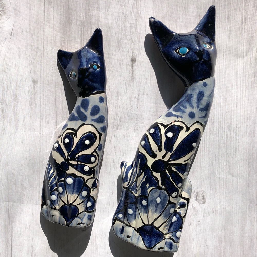 Set of 2 artisanal ceramic cats